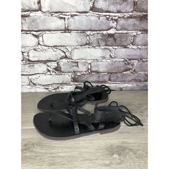 Free People Vacation Day Black Leather Gladiator Thong Sandal Size 39EU/8.5M US - Picture 9 of 16